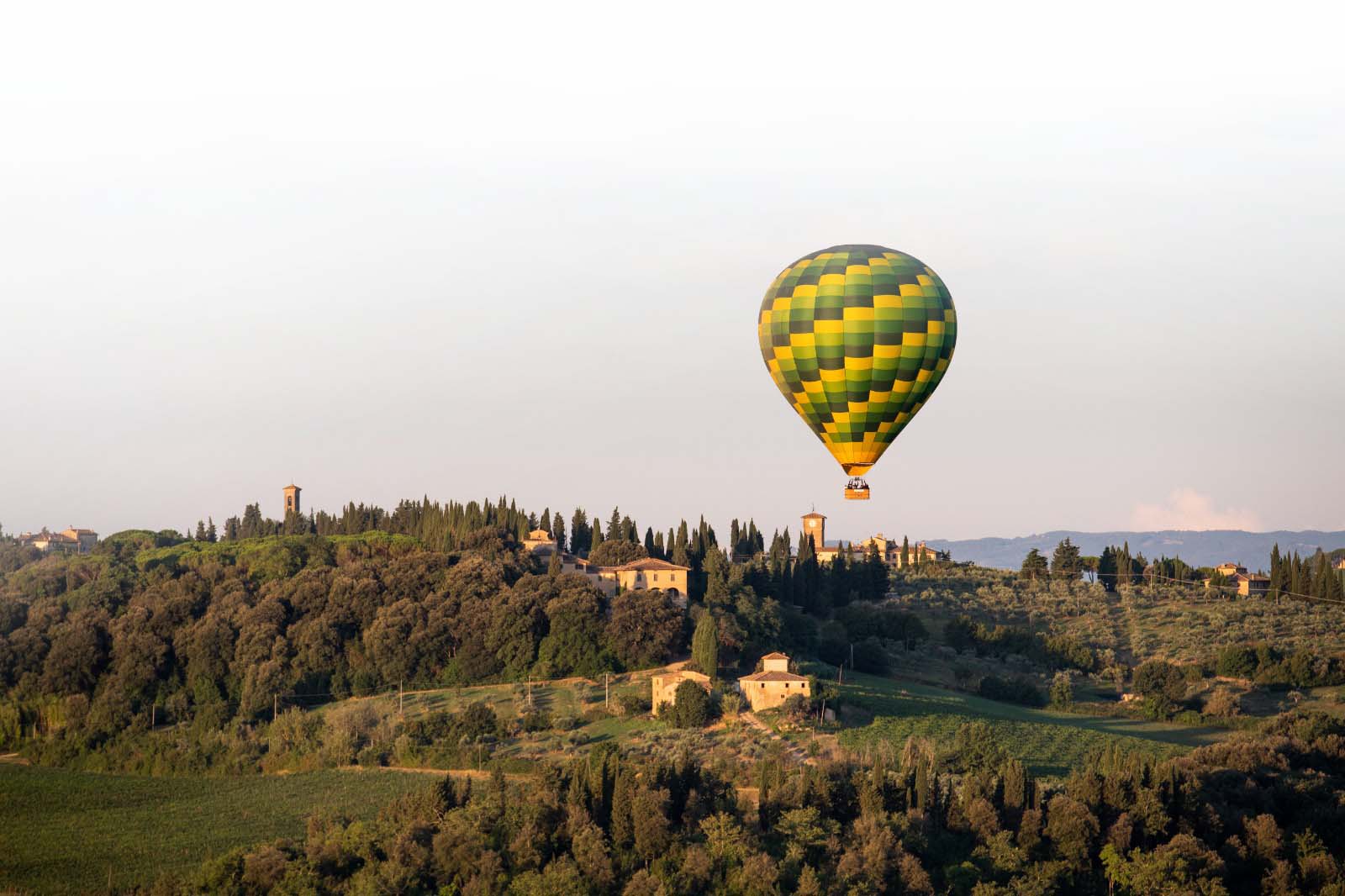 Hot air balloon flights in Tuscany