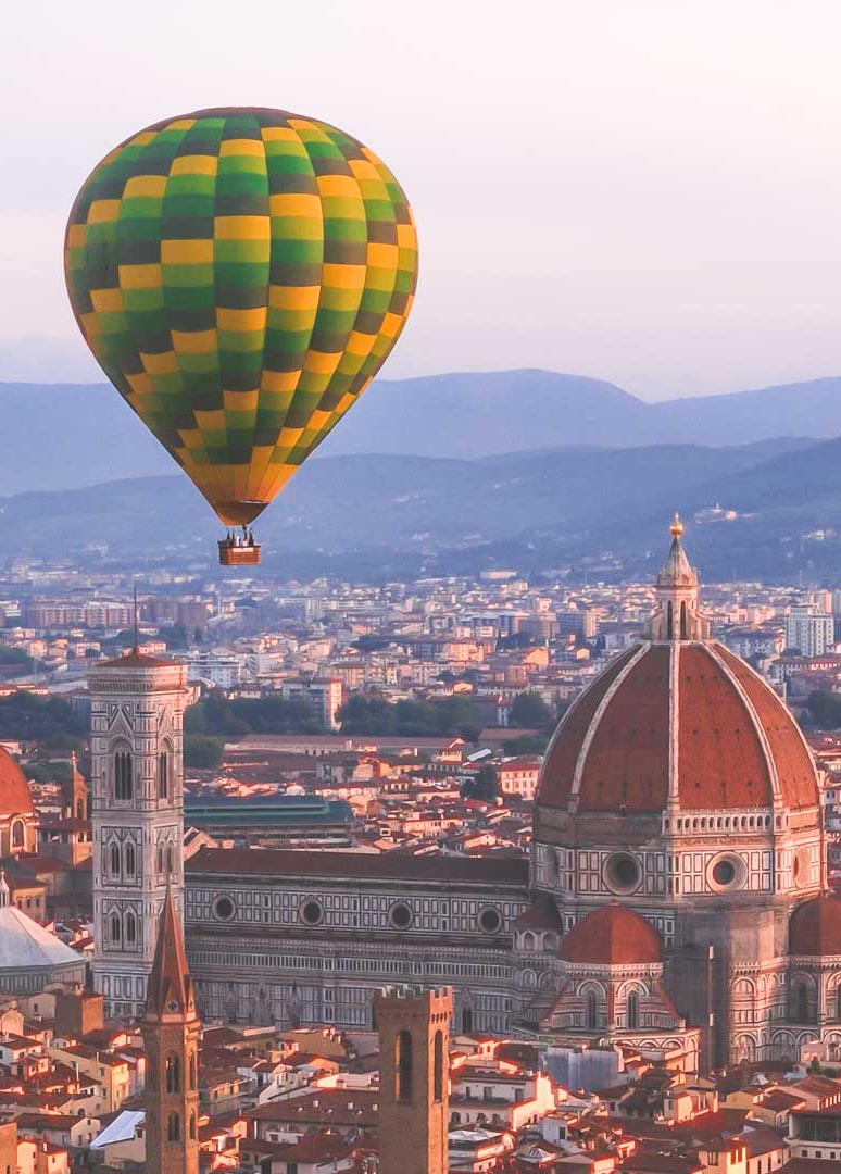 STANDARD FLIGHT above FLORENCE with Prosecco breakfast